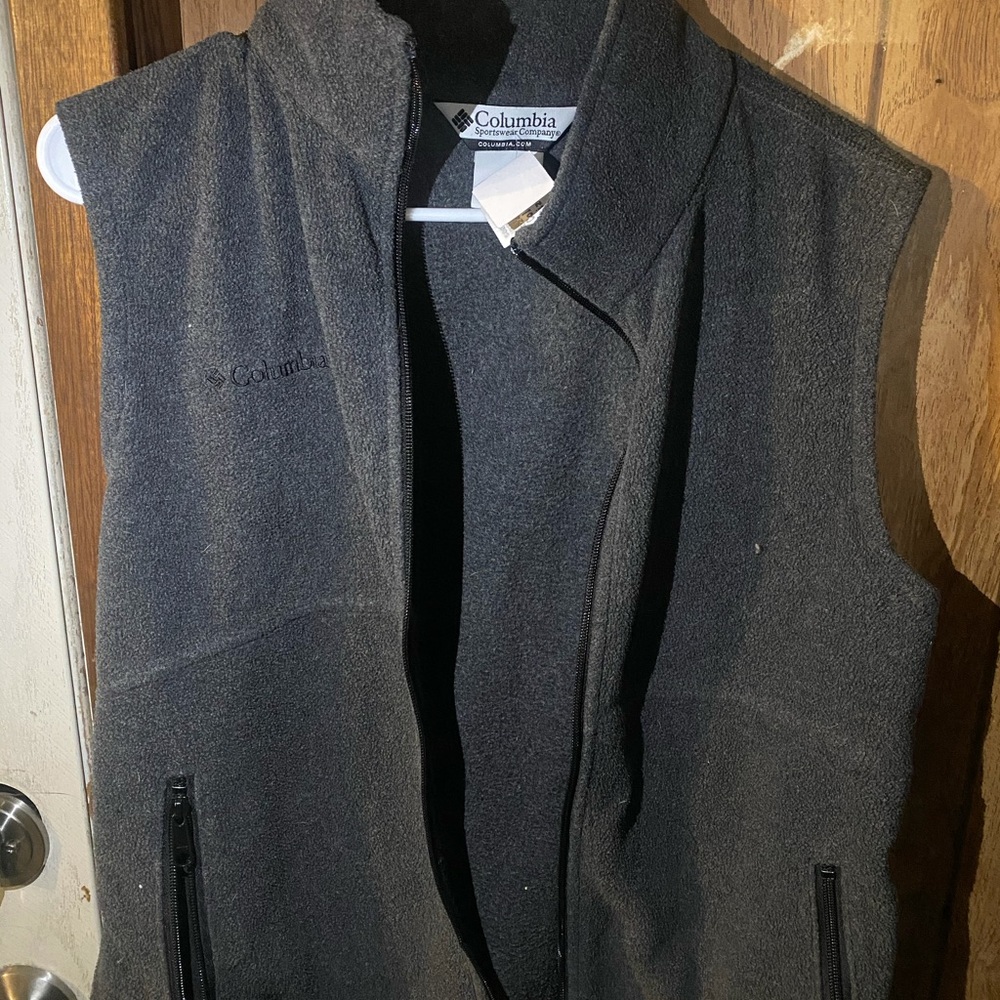 Columbia vest gently used